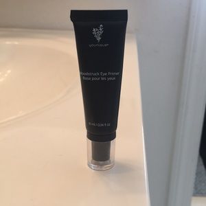 Younique Moodstruck Eye Primer